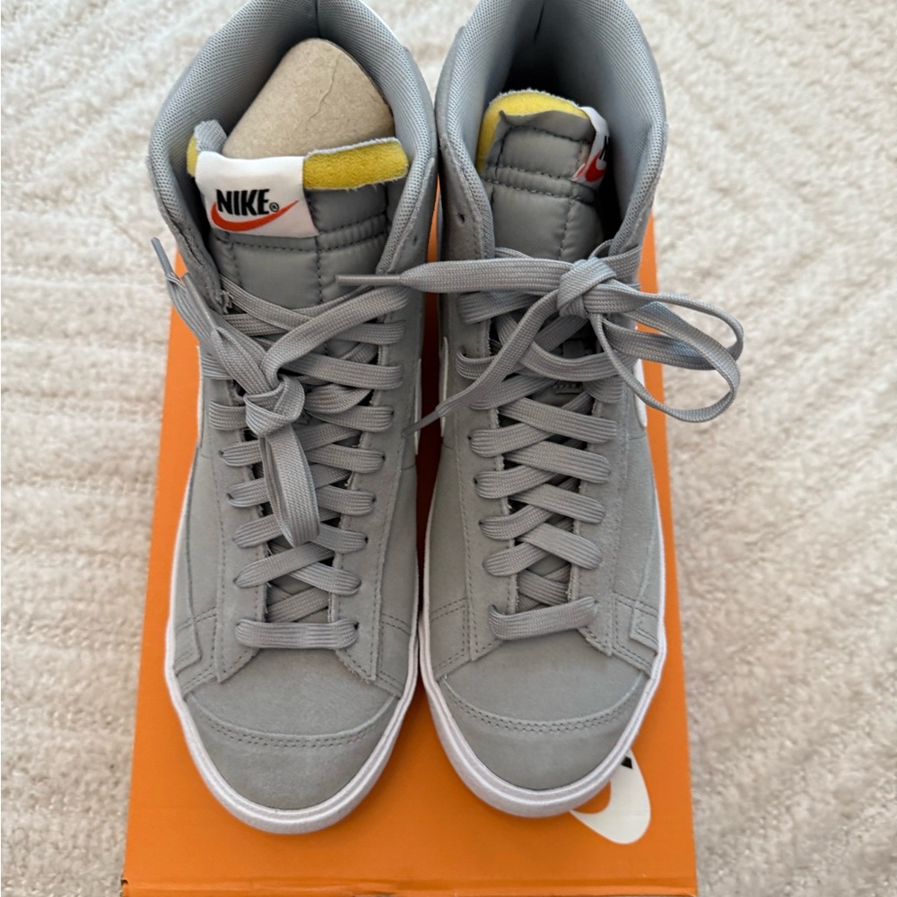 Like New! Nike Mid Blazer ‘77 Grey Suede Men’s 10.5 / Women’s 12 - Picture 6 of 7